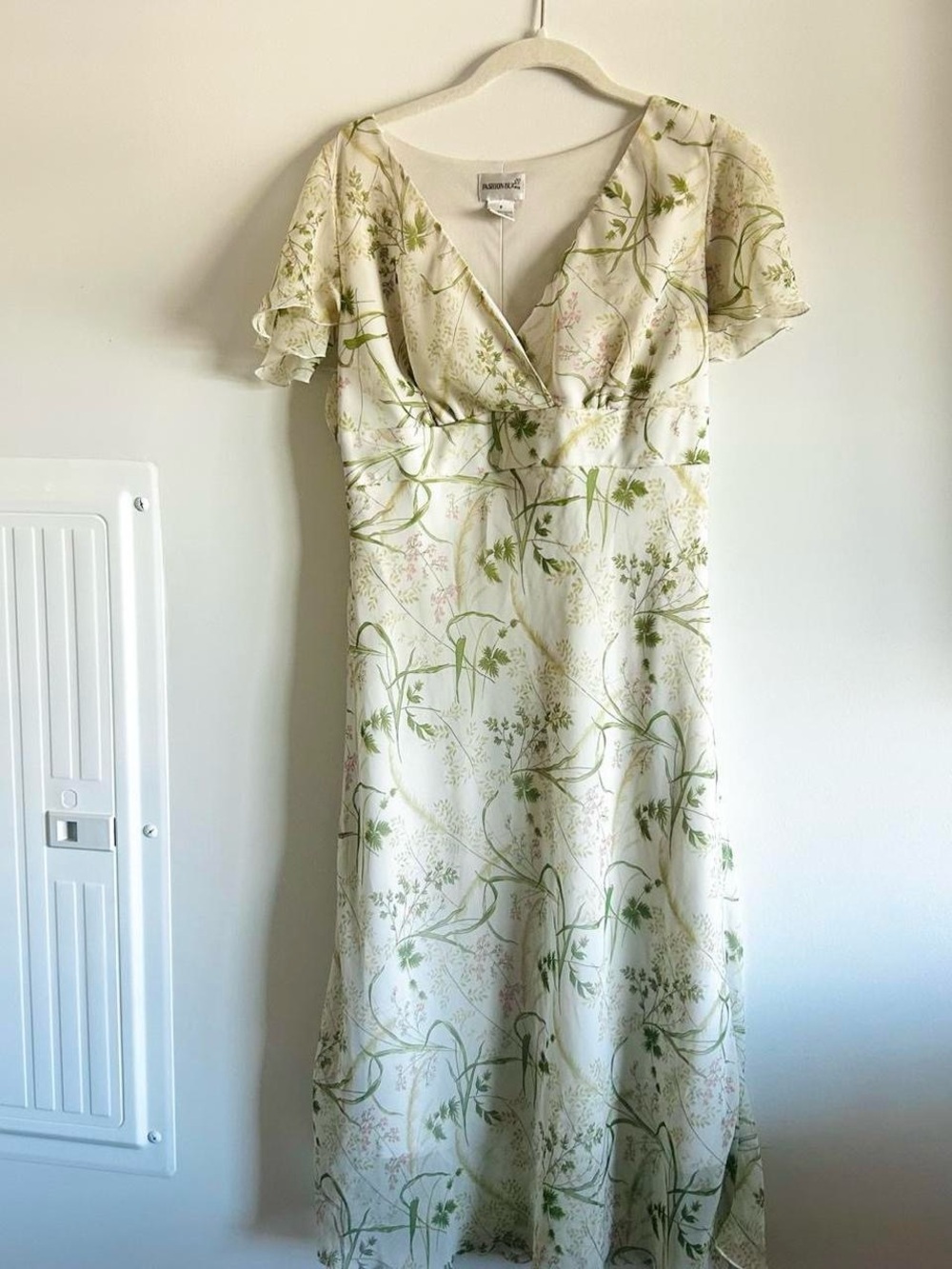 90’s Midi Flouncy Floral Sundress with Green Botanical Print